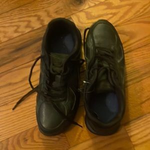 Black work sneakers size 10 Slippin oil resistant sneakers for work